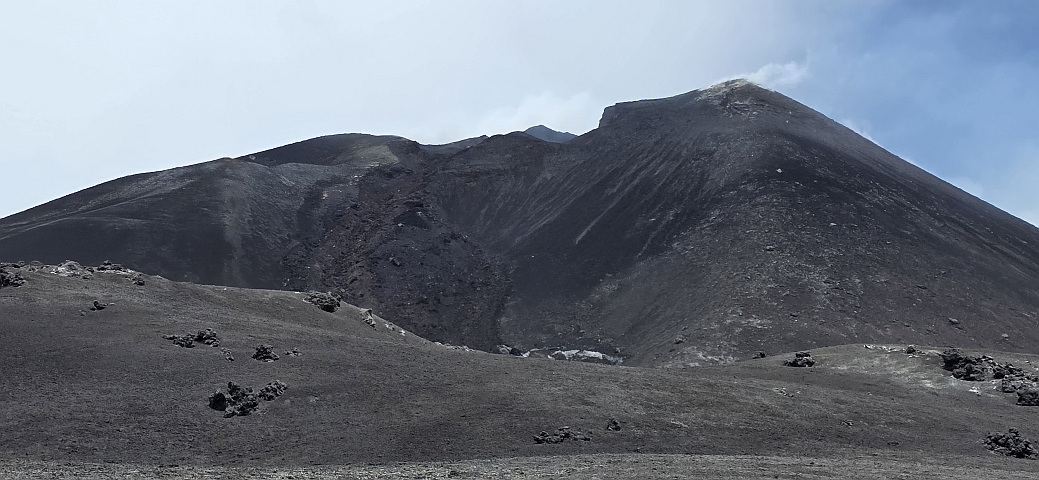 Zoom auf den S&uuml;dostkraterkomplex und die s&uuml;dliche Bresche.