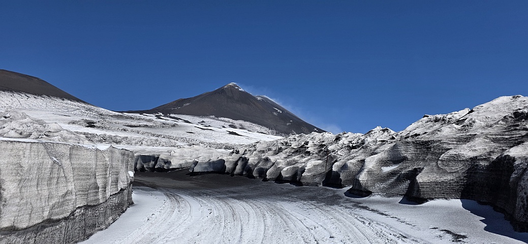Blick von Südosten auf den Neuen Südostkrater